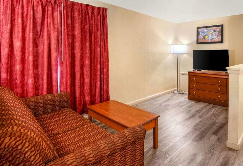 Люкс, Econo Lodge Inn & Suites Durango