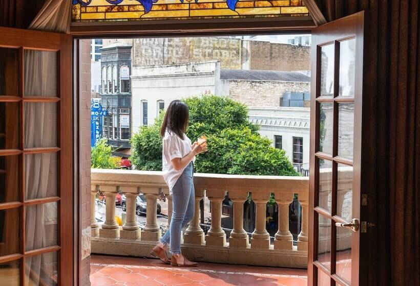 스탠다드 룸 더블 침대 2개, The Driskill
