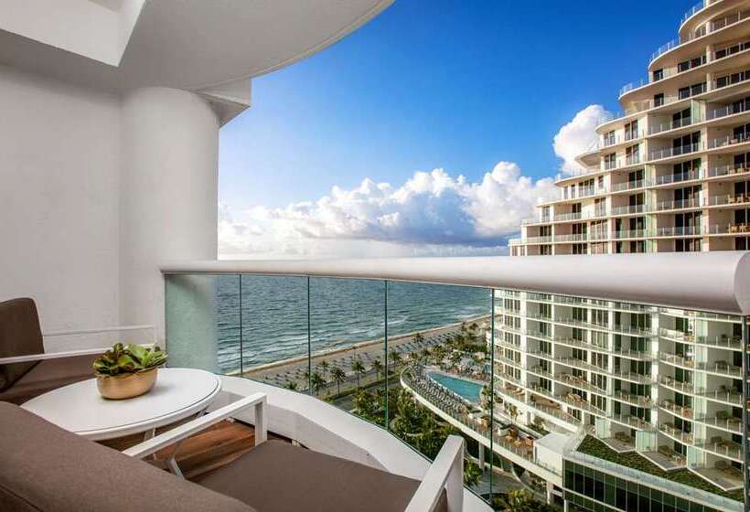 Люкс Кровать Кинг, Zachari Dunes On Mandalay Beach, Curio Collection By Hilton