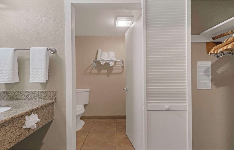 자쿠지 스위트, Best Western Plus Wine Country Inn & Suites