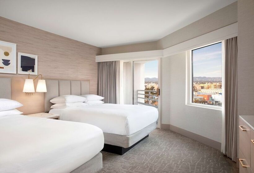 Номер Стандарт 2 Двуспальные Кровати, Hilton Santa Monica Hotel & Suites