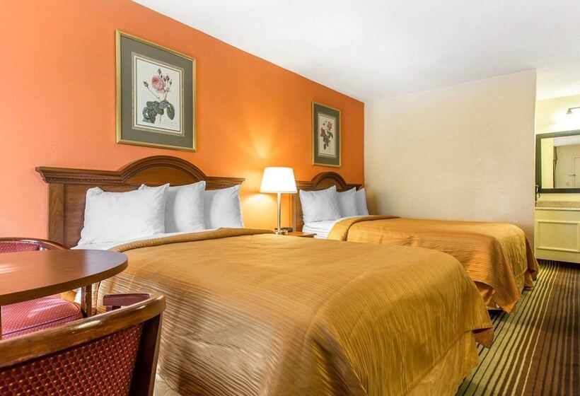 Номер Стандарт 2 Двуспальные Кровати, Quality Inn University