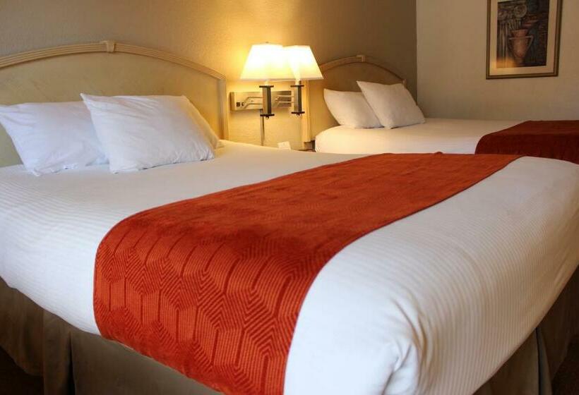 חדר סטנדרט, Ramada By Wyndham Kissimmee Gateway   Free Theme Park Shuttle