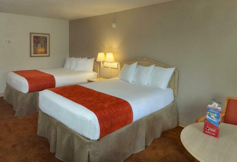 חדר סטנדרט מותאם לאדם עם מוגבלויות, Ramada By Wyndham Kissimmee Gateway   Free Theme Park Shuttle