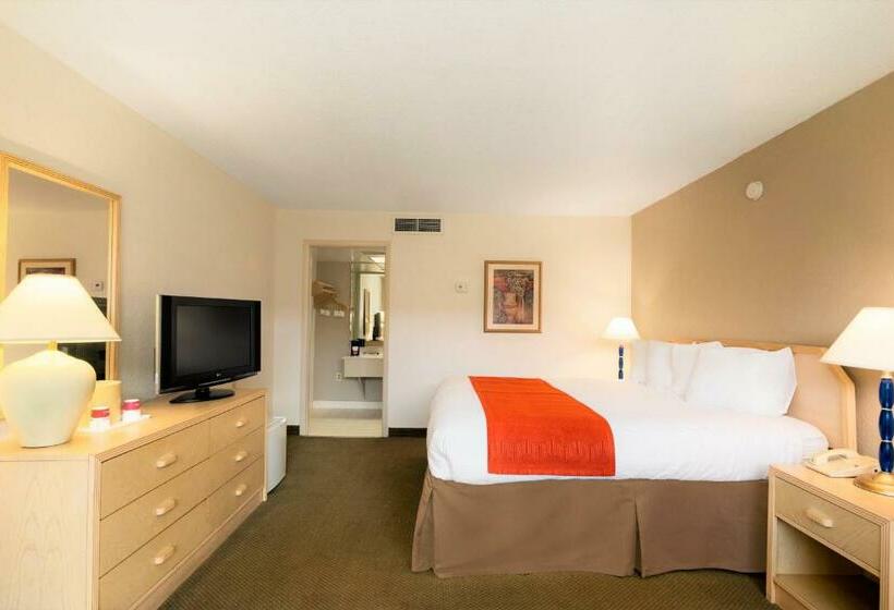 חדר סטנדרט פנימי, Ramada By Wyndham Kissimmee Gateway   Free Theme Park Shuttle