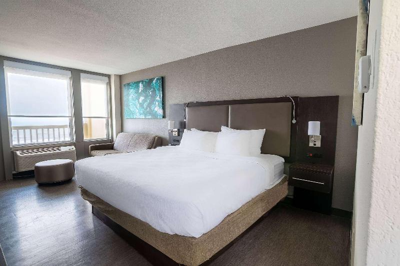اتاق استاندارد با تخت بزرگ برای معلولان, Wyndham Corpus Christi Resort North Padre Island