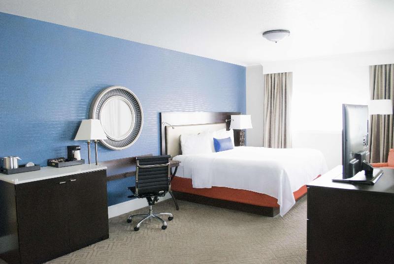 Полулюкс Кровать Кинг, Alex Johnson Rapid City Curio Collection By Hilton