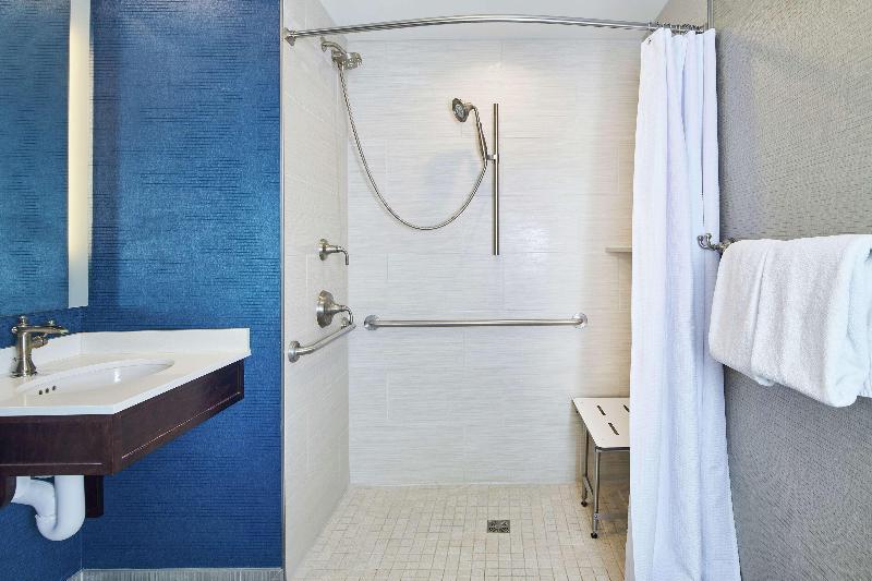 Полулюкс Кровать Кинг, Alex Johnson Rapid City Curio Collection By Hilton