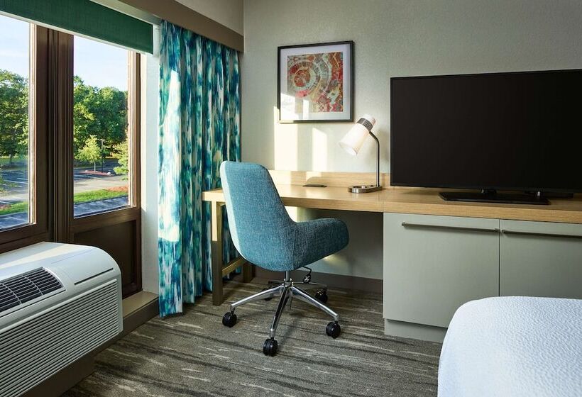 Люкс, Hilton Garden Inn Tewksbury Andover