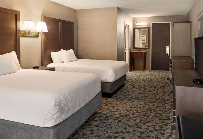 스탠다드 룸 더블 침대 2개, Ramada Plaza By Wyndham Portland