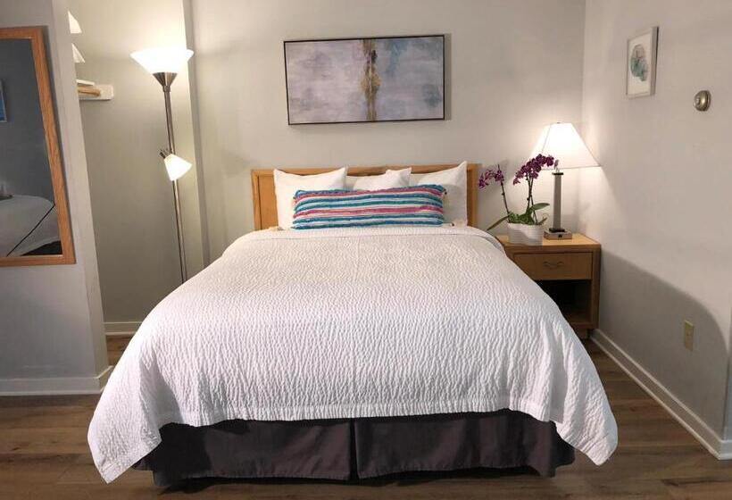 장애인용 디럭스룸, Hyannis Inn