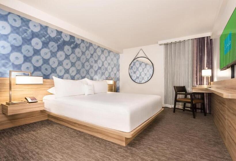 带城市景观和大床的豪华房间, The Linq Hotel + Experience