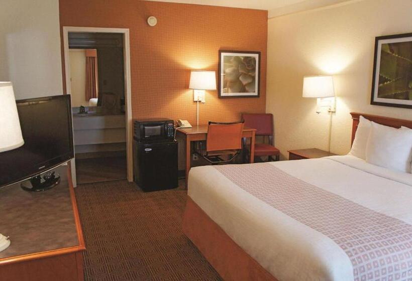 キングサイズベッドのデラックスルーム, Baymont By Wyndham San Antonio South Park