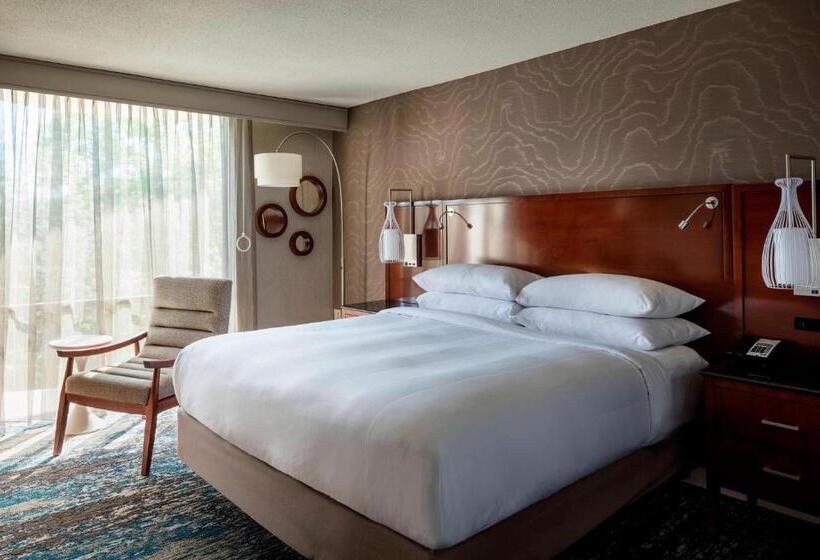 장애인을 위한 킹사이즈 침대 스탠다드 룸, Boston Marriott Newton