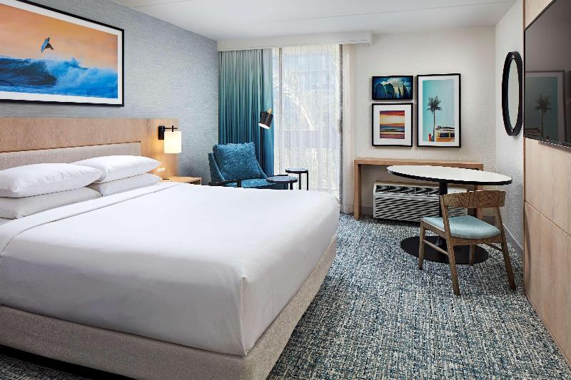 Quarto Estandar Cama King para Deficientes Físicos, Mdr Marina del Rey, a Doubletree by Hilton