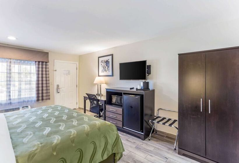 디럭스 룸, Quality Inn Escondido Downtown