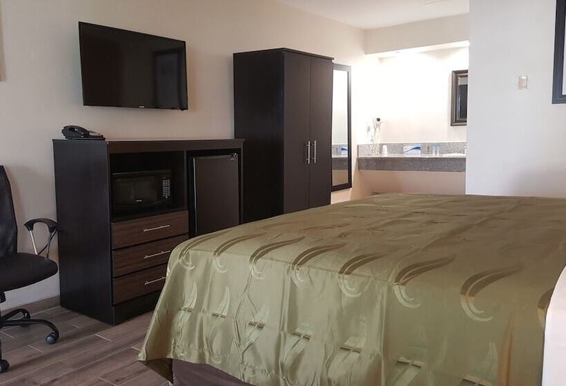디럭스 룸, Quality Inn Escondido Downtown