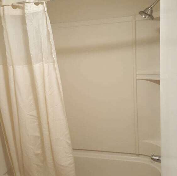 디럭스 룸, Quality Inn Escondido Downtown