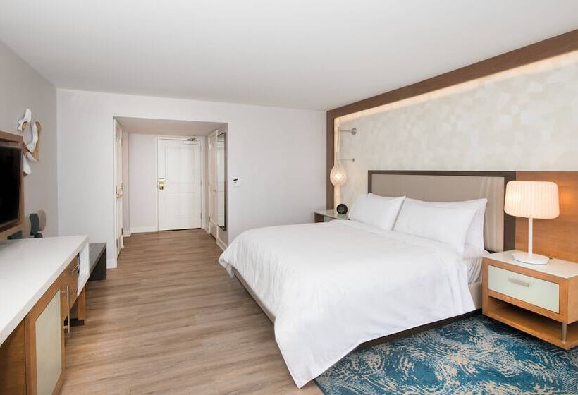 스탠다드 룸 더블 침대, Renaissance Newport Beach