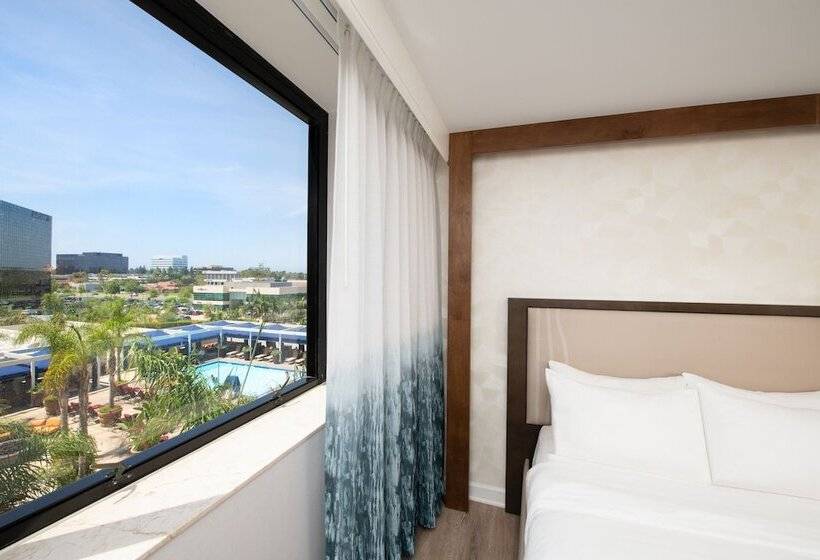 스탠다드 룸 더블 침대 2개, Renaissance Newport Beach