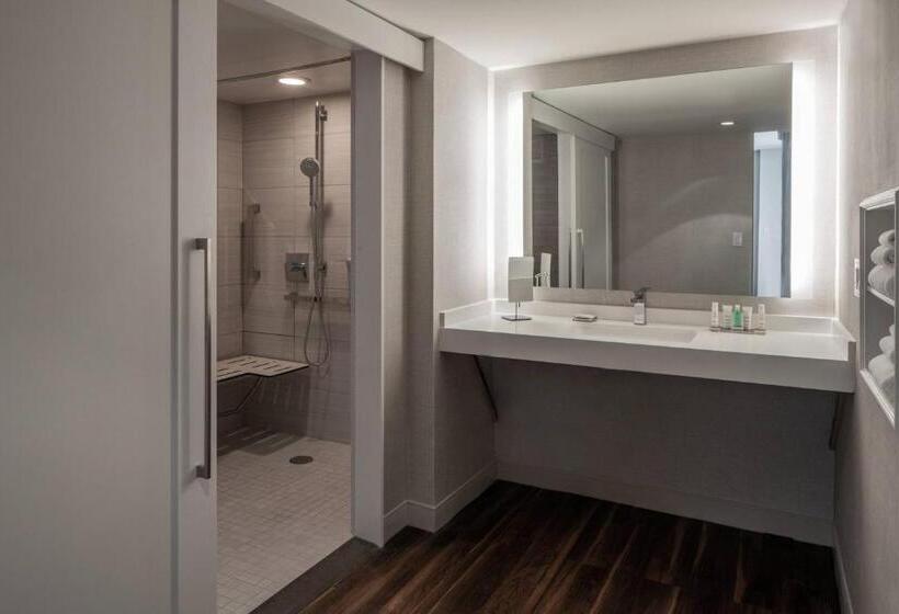 Номер Executive, Tysons Corner Marriott