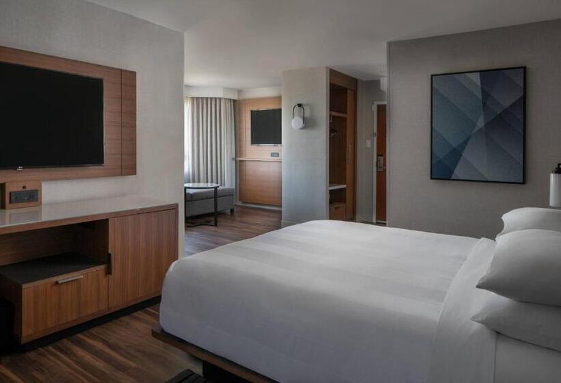 Номер Executive, Tysons Corner Marriott