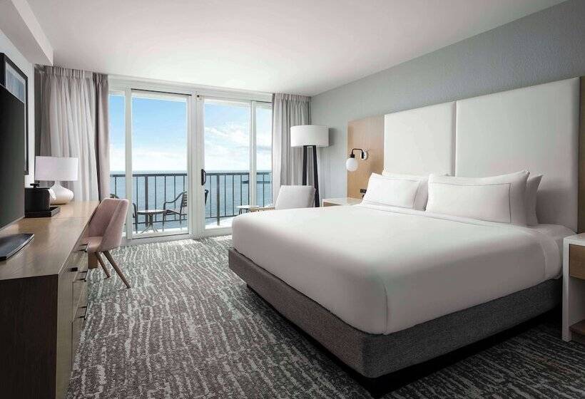 キングサイズベッドのスタンダードルーム, Hilton Myrtle Beach Resort
