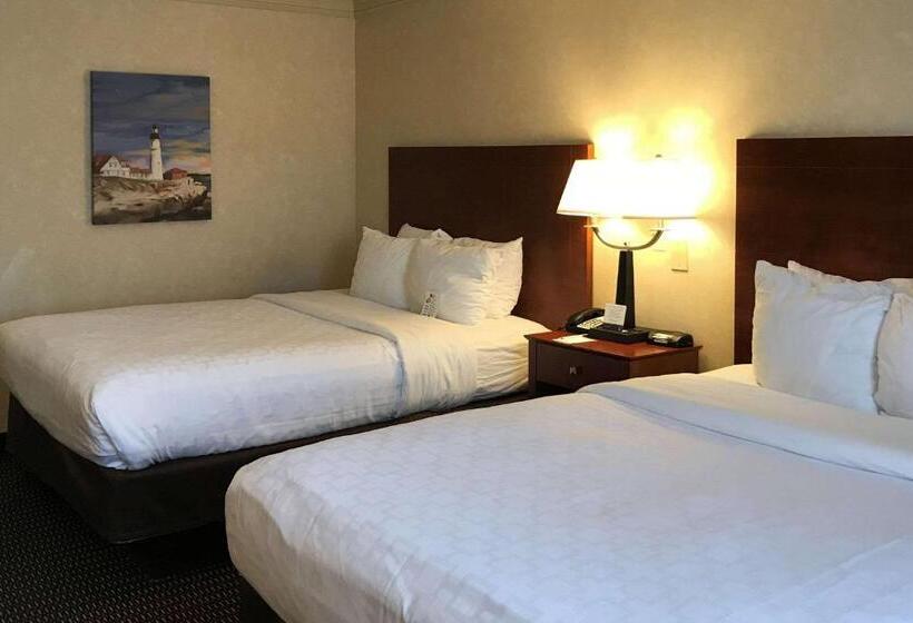 Номер Стандарт Вид на Бассейн, Clarion Hotel & Conference Center