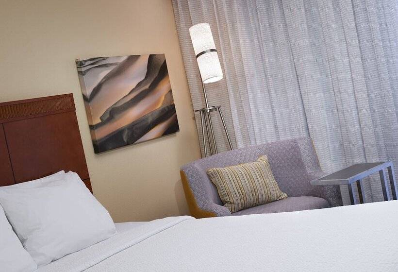Suite, Courtyard By Marriott Rockford