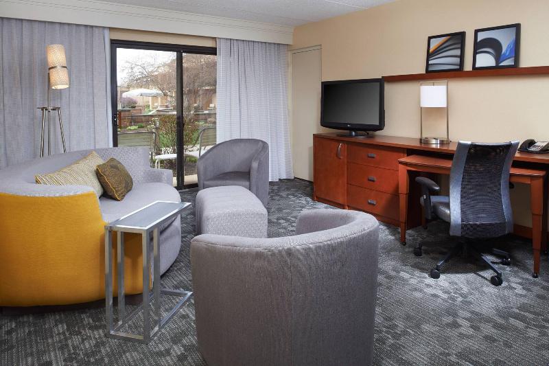 Suite Cama King, Courtyard By Marriott Rockford