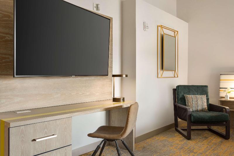 Стандартный Номер Кровать Кинг, Doubletree By Hilton Campbell  Pruneyard Plaza