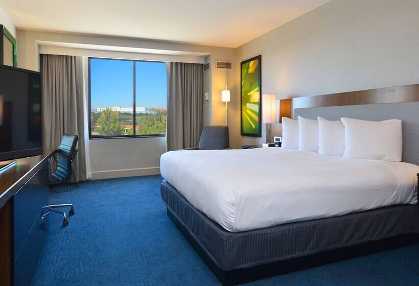 Standard-invahuone King-vuode, Doubletree By Hilton Newarkfremont