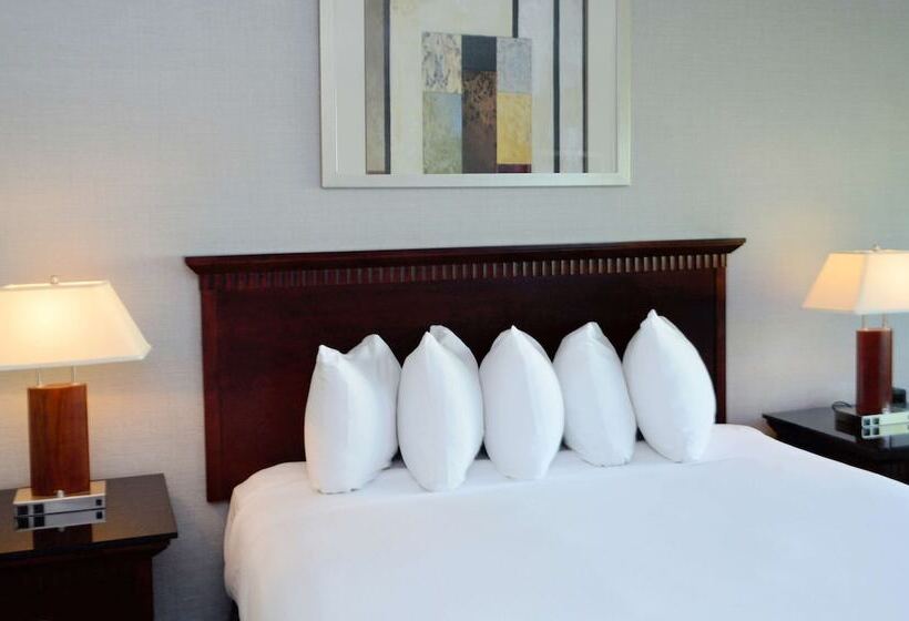 Standard-invahuone King-vuode, Doubletree By Hilton Newarkfremont
