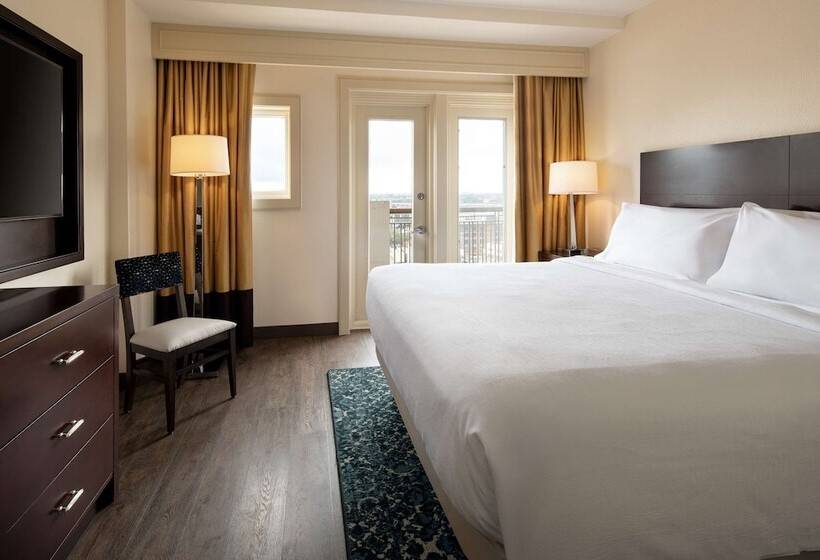 سوییت اجرایی, Embassy Suites By Hilton New Orleans