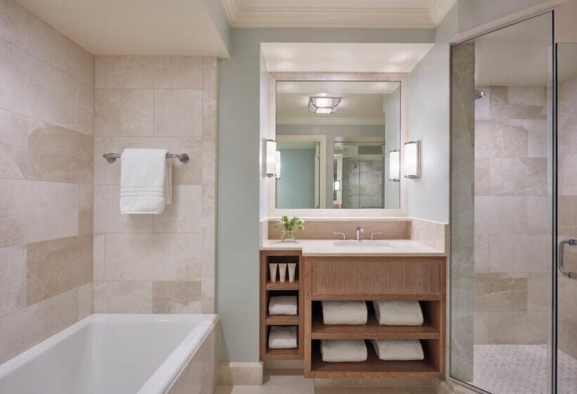 Номер Стандарт Кровать Кинг Адаптированный для Инвалидов, Four Seasons Resort Palm Beach
