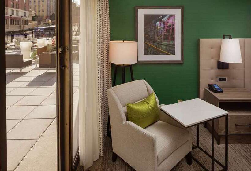 Quarto Standard Cama King, Hilton Oakland Airport