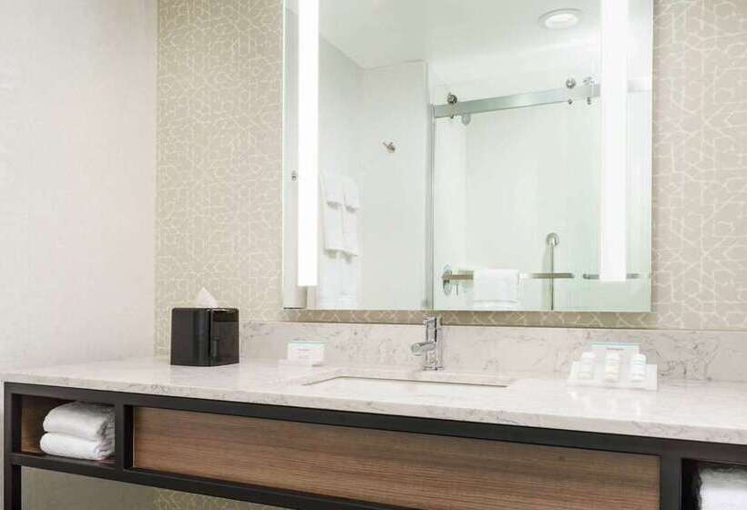 Номер Стандарт Вид на Город, Hilton Waikiki Beach Resort & Spa