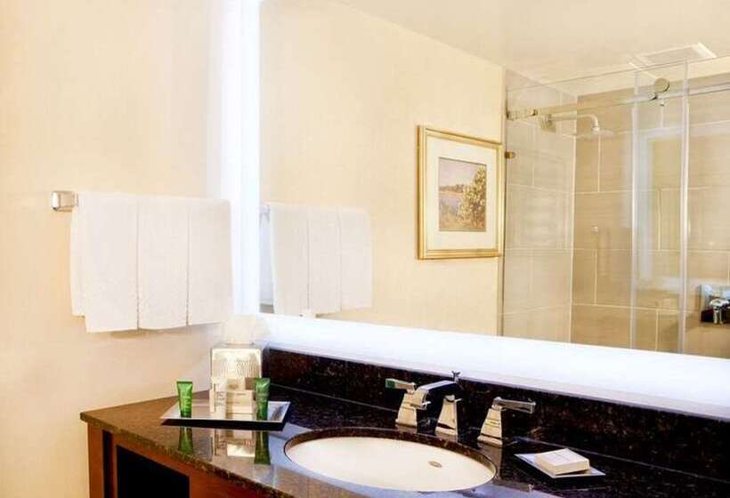 Номер Стандарт 2 Двуспальные Кровати, Hilton Waikiki Beach Resort & Spa