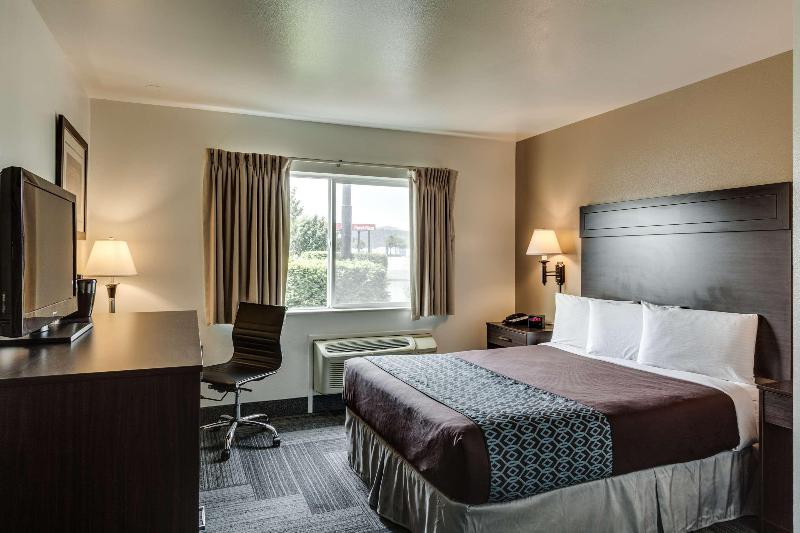 带大床的标准间, Doubletree By Hilton Lansing