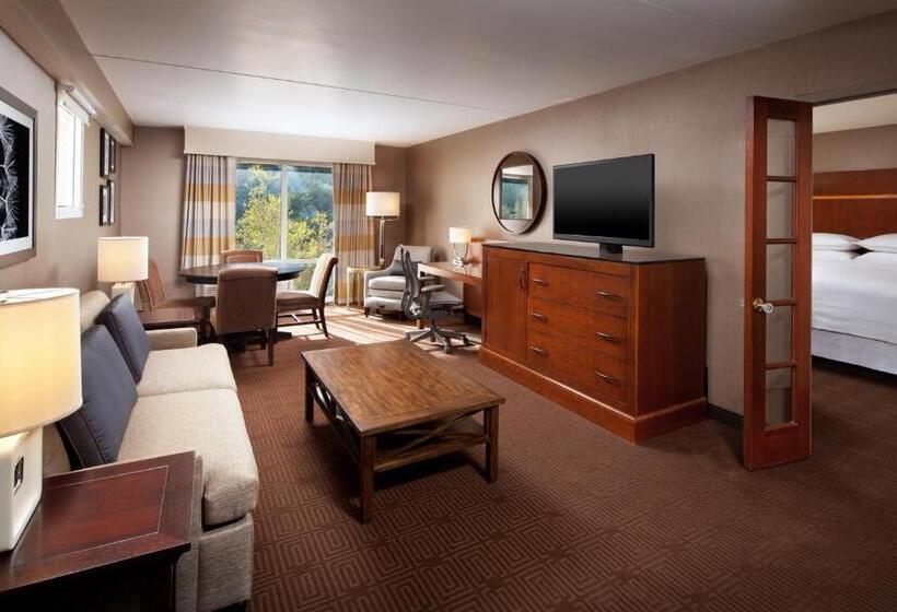 סוויטת אקזקיוטיב, עם מיטת קינג, Sheraton Agoura Hills
