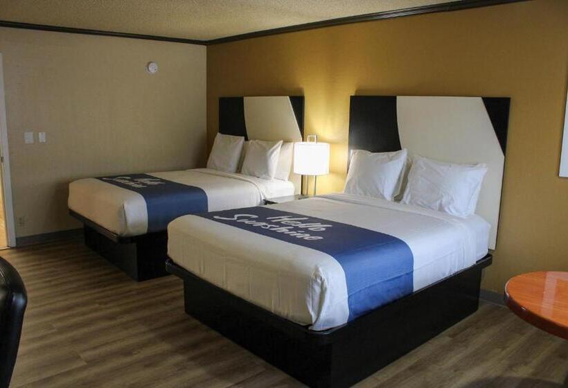 Номер Deluxe, Days Inn By Wyndham Bend