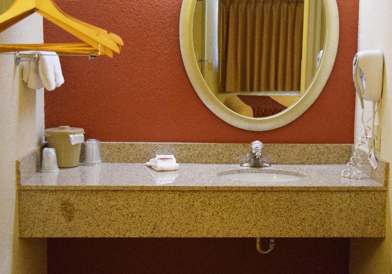 Номер Deluxe, Red Roof Inn Utica