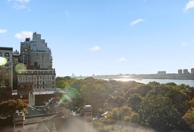 스탠다드 룸 강 전망, Riverside Tower Hotel
