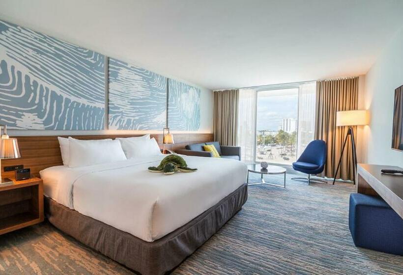 キングサイズベッドのスタンダードルーム, B Ocean Resort Fort Lauderdale Beach