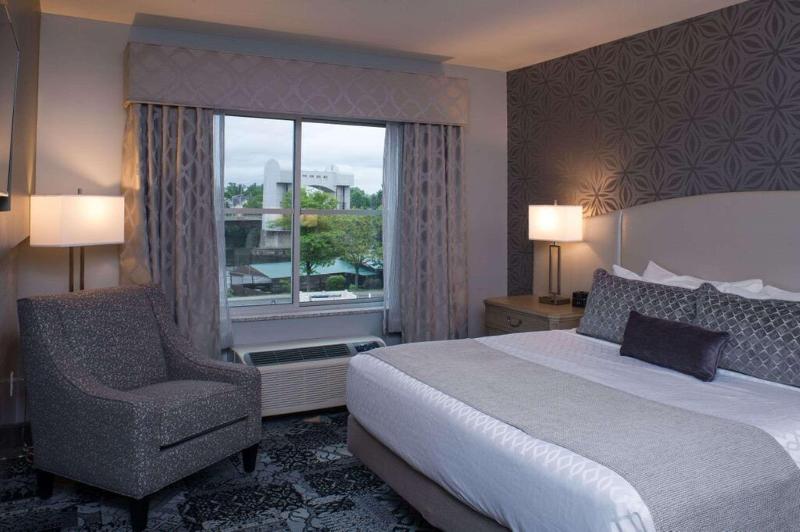 Люкс Вид на Реку, Best Western Plus Franklin Square Inn