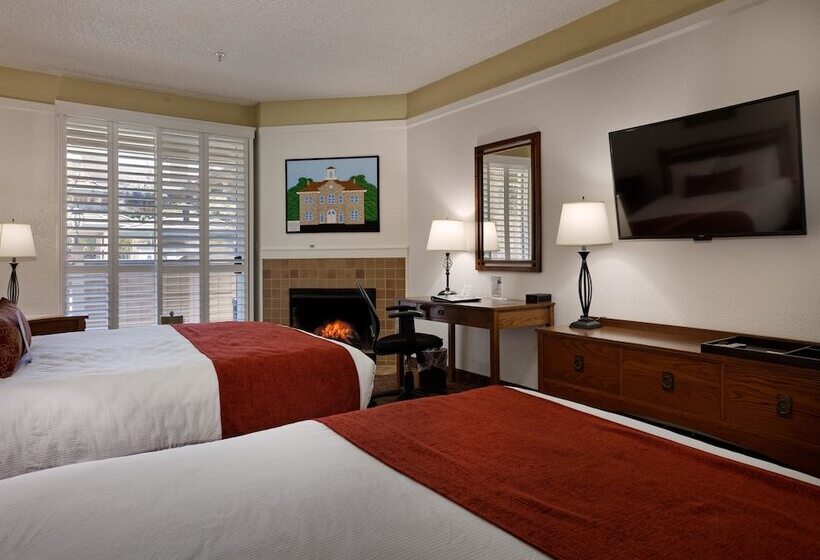带2个双人床的标准工作室, Sonoma Valley Inn, Tapestry Collection By Hilton