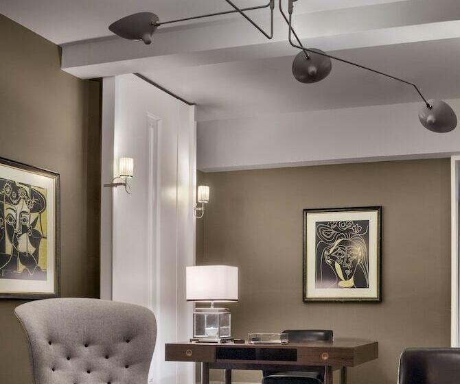 수피리어 스위트, The Carlyle, A Rosewood