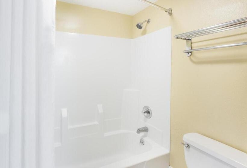 스위트, Super 8 By Wyndham Ottawa Starved Rock