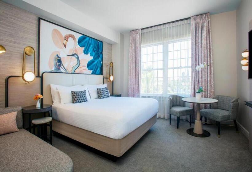 디럭스 룸, The Don Cesar