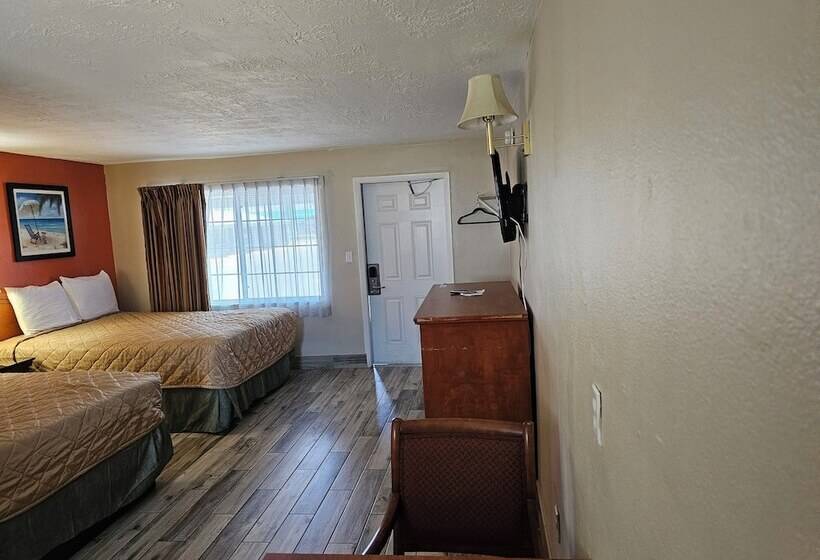 Номер Стандарт 2 Двуспальные Кровати, Three Oaks Motel  Titusville